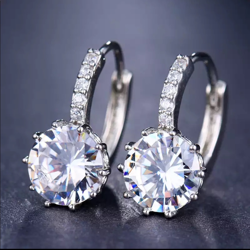 New Women’s 925 Silver Round Cut Sapphire Earrings